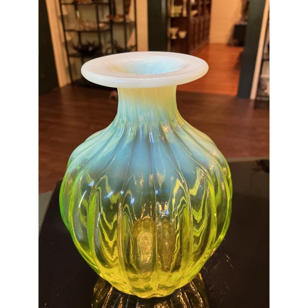 Gibson Glass 2001 Lime Green Opalescent Ribbed Art Glass 6